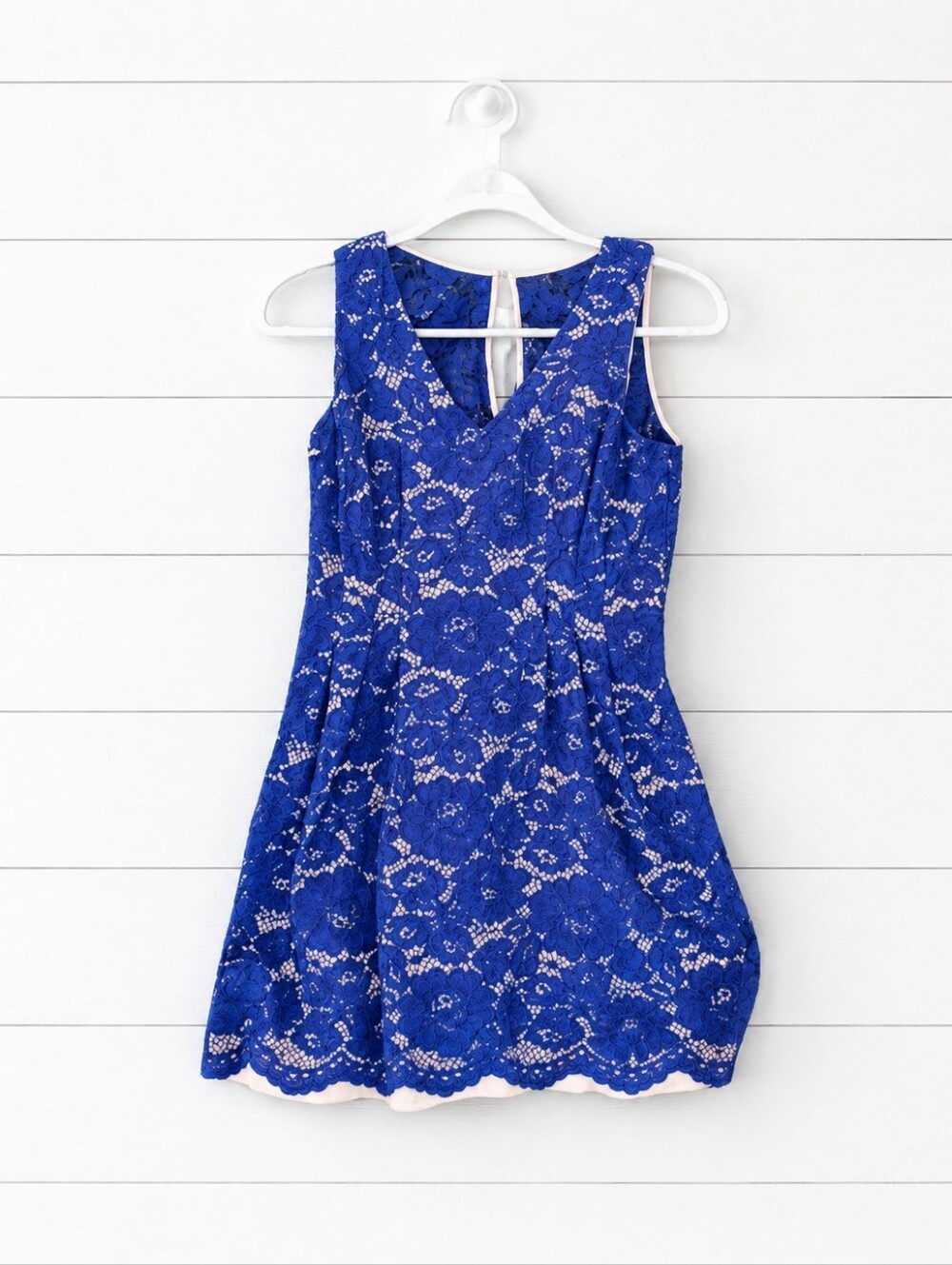 Vince Camuto Navy Lace with  Nude Underlay  V-Neck Sleeveless Party Dress 6